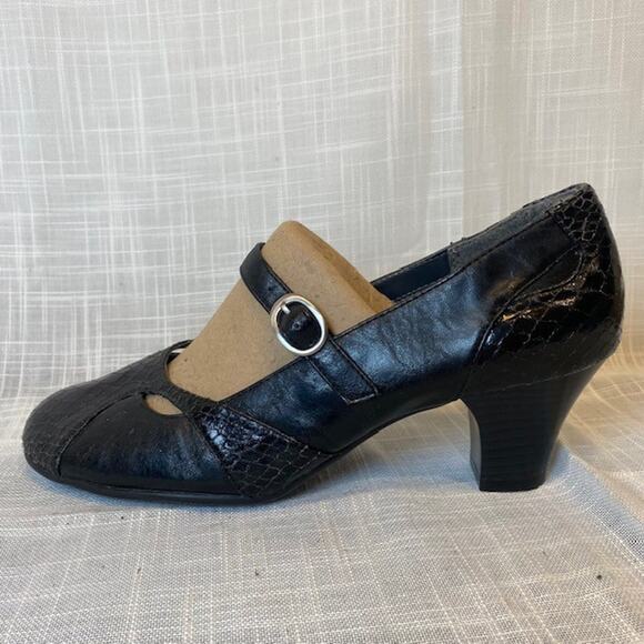 A2 Aerosoles Black Lizard Mary Jane Heels Shoes with Cutouts Womens Size 10 - Picture 1 of 6